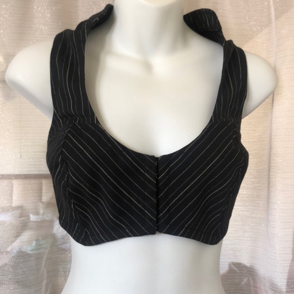 Guess crop type shirt size Lg